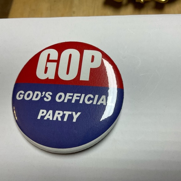 🇺🇸🕊 “GOP God’s Official Party” 2 1/4” Unisex Button! - Picture 8 of 8